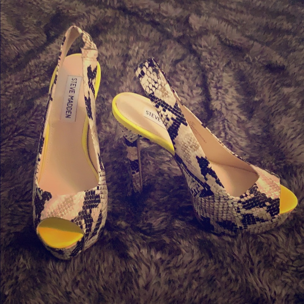 Steve Madden Sling Back Snake Skin Shoe